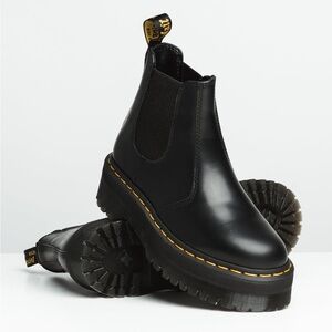 WOMENS DR MARTENS 2976 QUAD BOOTS